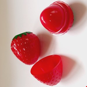 بالم لب توت فرنگی