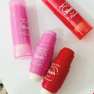 رژگونه پددار دخترونه